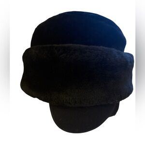 DOBBS VTG Trapper faux fur hat with ear flaps. Black. Large. Made in Canada